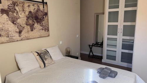 Apartment in monumental square Madrid Center - Photo 5