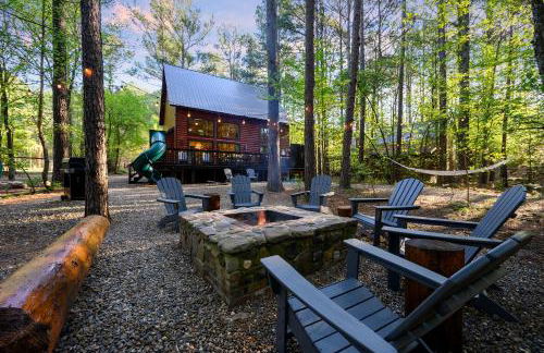 Hickory Bear - Cabin surrounded by pines, Sleeps 10, Hot Tub, Fire Pit, Arcade, Foosball Table & Deck Slide - Photo 74