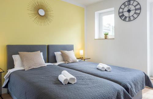 ImmoStay G#1 Ferienhaus - Parken & WiFi, 2 Balkone und 2 Bäder,4K - Foto 68