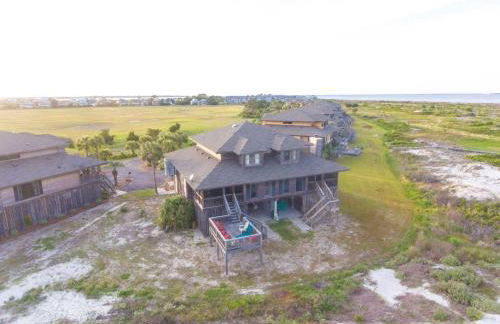Harbor Island Beachside House - Photo 21
