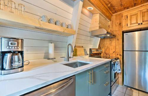 Wilmington Chalet with Hot Tub Less Than 8 Mi to Mount Snow! - Foto 11