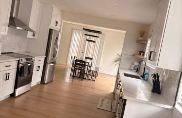 4 bedroom Luxuriously Furnished Modern Mansion With Pool, Spa, and Patio - Foto 9