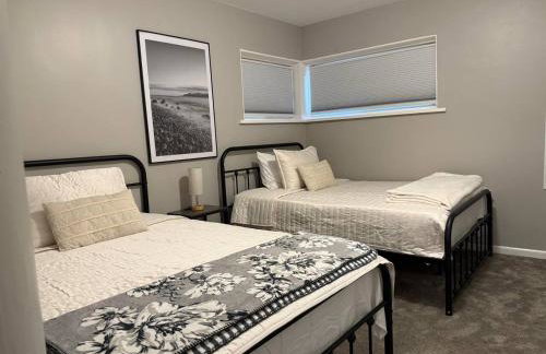 Newly Renovated Gem Fenced Backyard 2 Full Baths - Foto 15