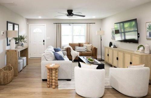 Refreshing Ranch Style Home - Photo 15