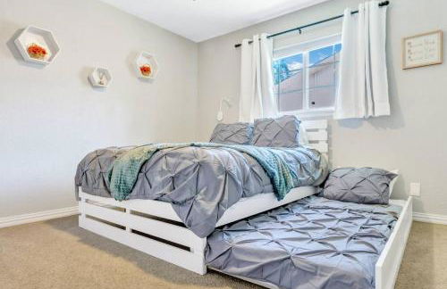 Jacuzzi & Pool House w/Game Room + Fire table - Foto 7