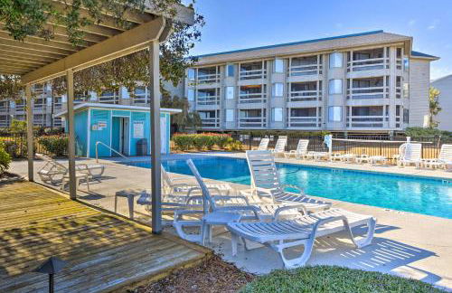 Swim and Relax St Helena Island Gem with Deck! - Foto 25