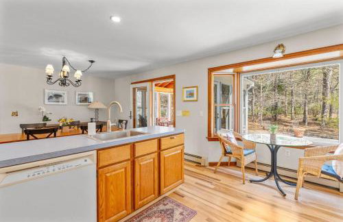 Lovely House 5 Min to Beach with Deck Grill and Garage - Foto 17