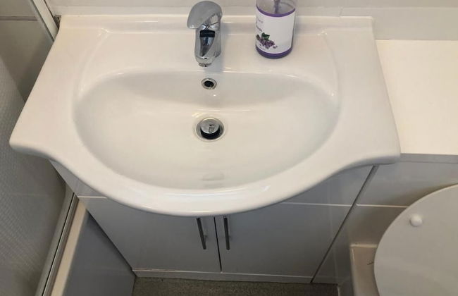 Small Modern Comfortable 2 Bedroom Apartment - Cmyr - Foto 24