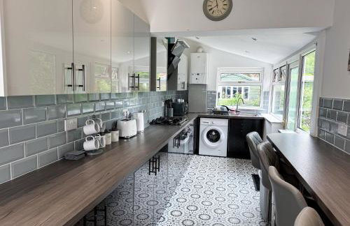 Hambledon House 4BR Entire Home - Foto 9