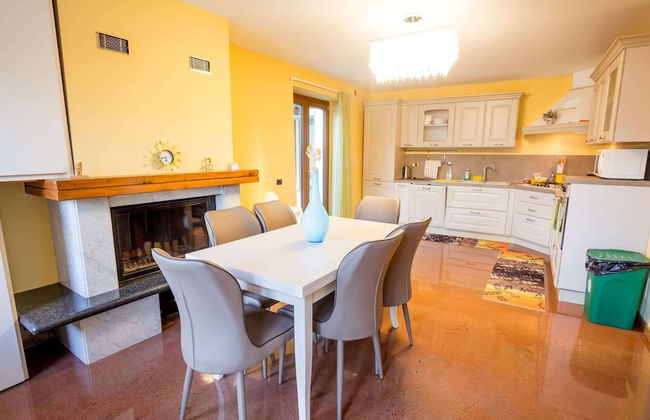 Lakeside Mansion With Pool - Foto 14