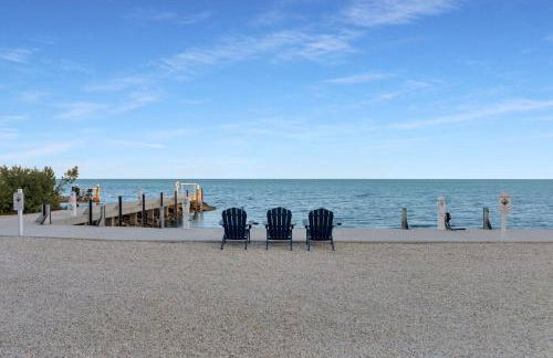 Oceanfront Islamorada Townhome with Dock and Pool - Foto 3