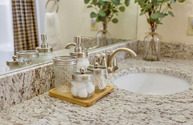 Pocono Paradise by Avantstay Lakeside Retreat, Hot Tub, Game Room, Near Beach - Foto 46