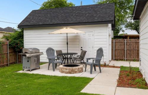 Fenced Yard - Fire Pit - Gated Parking - Workspace - Foto 7