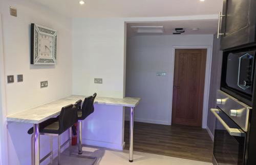 Dream101, Luxury 2 Bedroom apartment - free parking - Foto 29