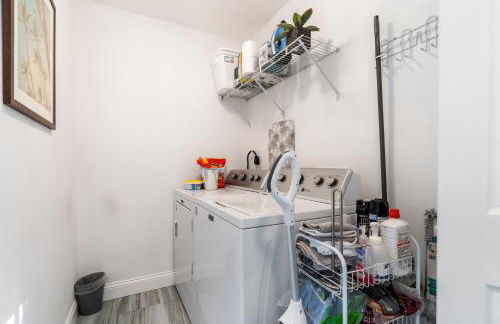 Your Home Away From Home 3Br 2Bth House with EV PLUG IN on site & Only 8 min to downtown - Foto 24