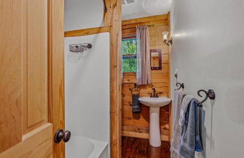 Seventh Heaven - Hot Tub, Pet Friendly, Grill, Wifi, Deck, Covered Porch, Family Friendly, Kid's Loft, King Bed - Foto 30