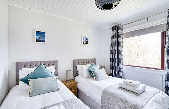 Otter With Mountain View and Enclosed Decking - Foto 3