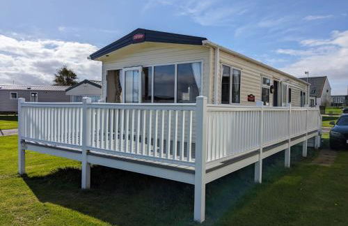 Beautiful Pet Friendly Southerness Caravan With Sea View & Decking Area - Foto 3