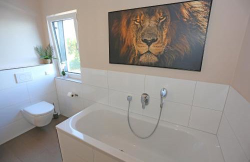 Exklusive Wohnung mit Balkon und direktem Rheinblick mit 2 Schlafzimmern für bis zu 5 Gäste - Foto 31