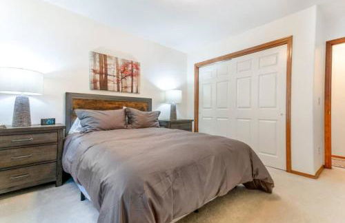 Family Home With Pool Table - Fall Weekly Savings - Foto 12