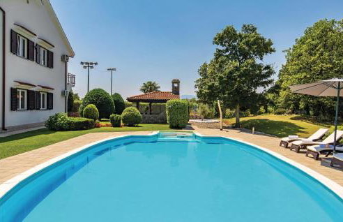 Cozy Home In Viskovo With Wifi - Photo 15