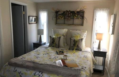 Morning Dove - Hidden Brookside Cottage in the Woods - Hot Tub - Fire Pit - Pet-Friendly - Seneca & Keuka Wine Trails - Foto 11