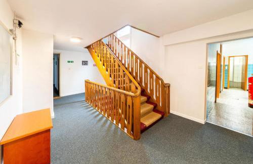 Grosse Gruppenunterkunft im Nationalpark Eifel mit Bar und Terrasse - Foto 23