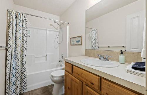 Charming home w/ Fenced Yard On Quiet Street (98) - Foto 14