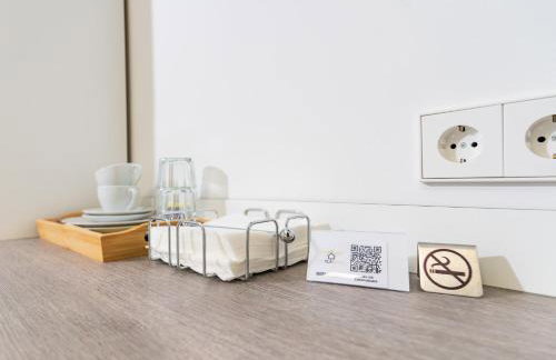 Private room #2 with King size & Single, ground floor, AC, 2min to RAB - Foto 7