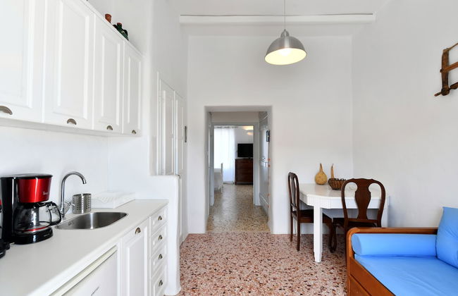 Kastro Traditional House - Photo 9