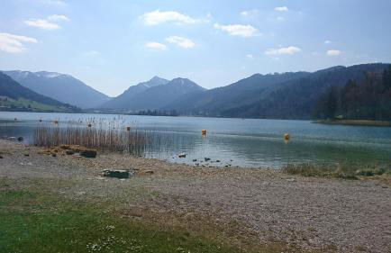 Maurers Schlierseetraum 1 hochwertige Erdgeschosswohnung mit allen Raffinessen erfreut sich auch Urlauber idealerweise für Paar mit Kindern geeignet und Vierbeiner Dank des tollen Zauns auf der Terrasse stylisch und edel von der Ausstattung mit 64 qm - Foto 21