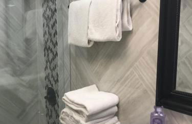 Oceanview on SAND located in Ocean Manor Resort Fort Lauderdale Beach 2 bed 2 bath spacious corner unit partial ocean view - Foto 29