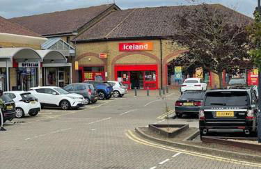 Stylish 3 Bedroom and free parking - Foto 22