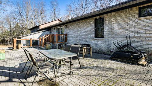 Spacious Retreat with Deck 14 Mi to Nolin Lake! - Foto 4