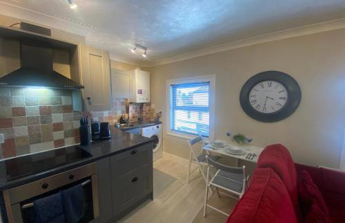 Bedford Contractor Base Sleeps 3 Secure Van Parking Fast WiFi - Foto 31