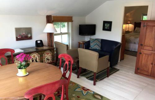 Riverfront Cabin with Beautiful Views of Housatonic River in Great Barrington, Massachusetts - Foto 11