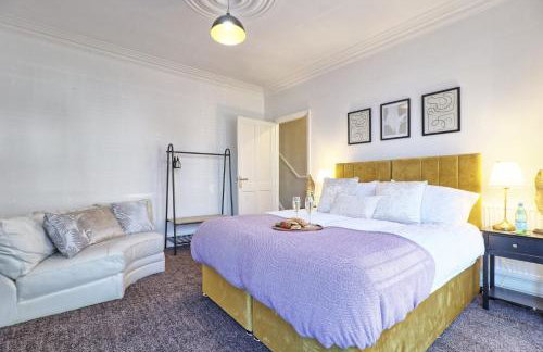 Large Southend Beach House Sleeps 8 Free Parking x 2 Perfect for Contractors 4 King Beds or 8 Single Beds by The Opulent Property Project UK - Foto 18