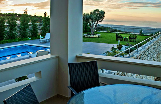 "villa Horizon - Elegance & Privacy With Scenic Views - Extended Pool" - Foto 15