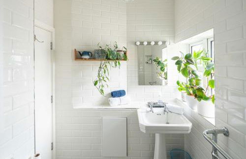 Stylish 3BD Home - Great Location - Foto 21