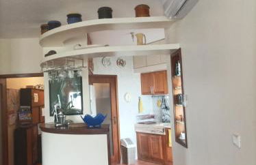 Yellow House - Photo 30