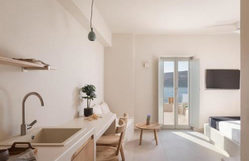 Yerma Suites Limeni - Photo 22