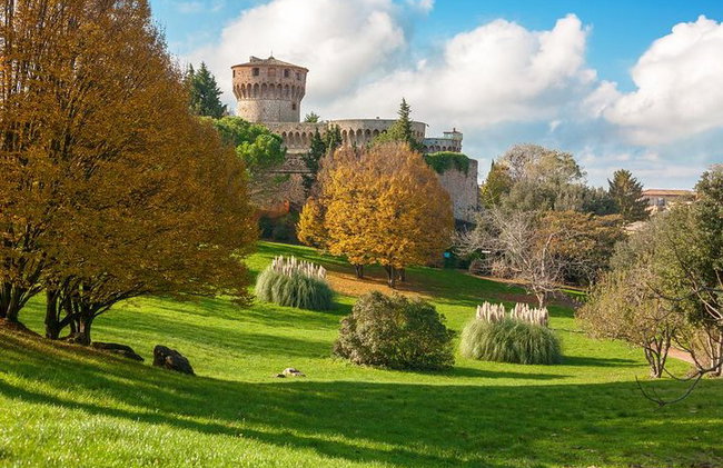 Tour de Volterra, el teatro de Bocelli y San Gimignano en minivan - Foto 1