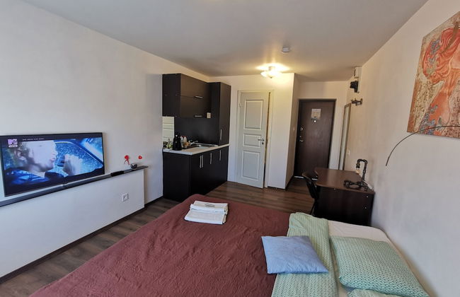 River Apartments - Photo 18