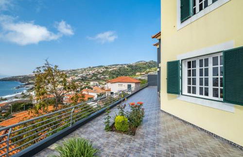 The Balcony - By Wehost - Foto 24