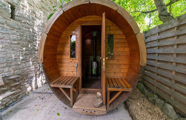 Vacation Home With BBQ Near Hotton - Photo 60