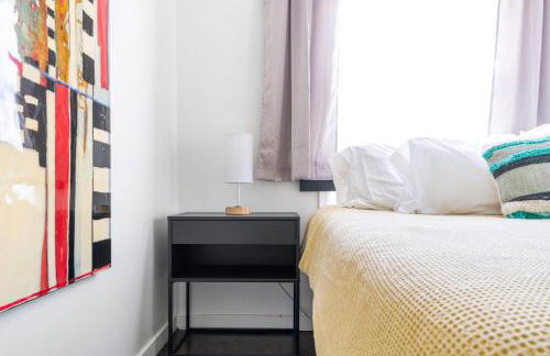 Enchanting 3BR Cottage Close to Downtown - Foto 31