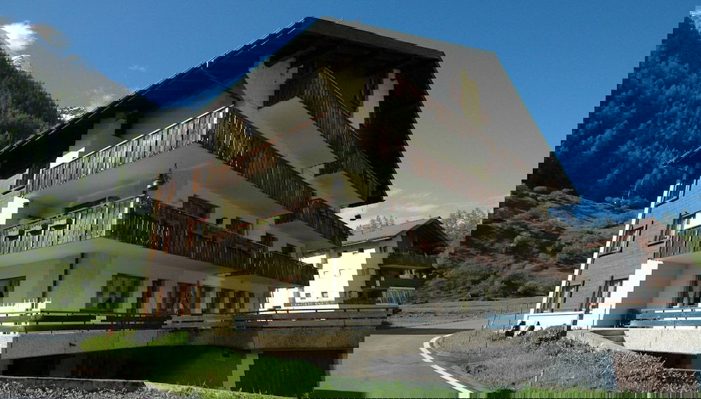 Apartment in Blatten With Mountain Views & Open Kitchen - Photo 1