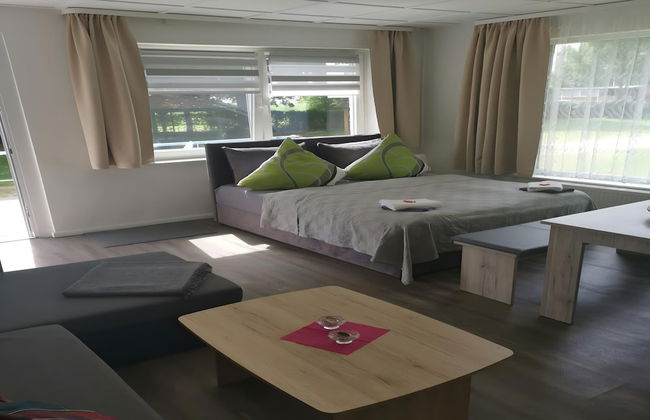 Lakeside Escape With Garden Fun - Foto 4