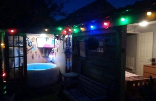 Chalet with hot tub room - Foto 9