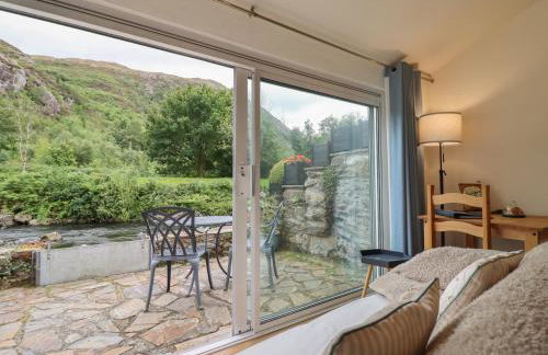 Riverside Cottage - Photo 13